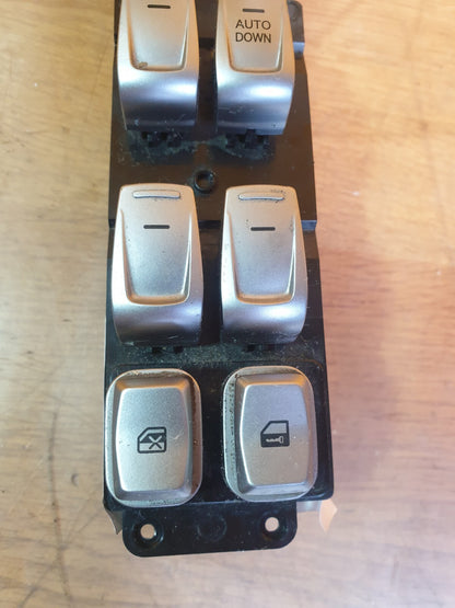✅2016 SSANGYONG TIVOLI XLV FRONT RIGHT ELECTRIC WINDOW SWITCH 85812-35000 A163 - Image 2