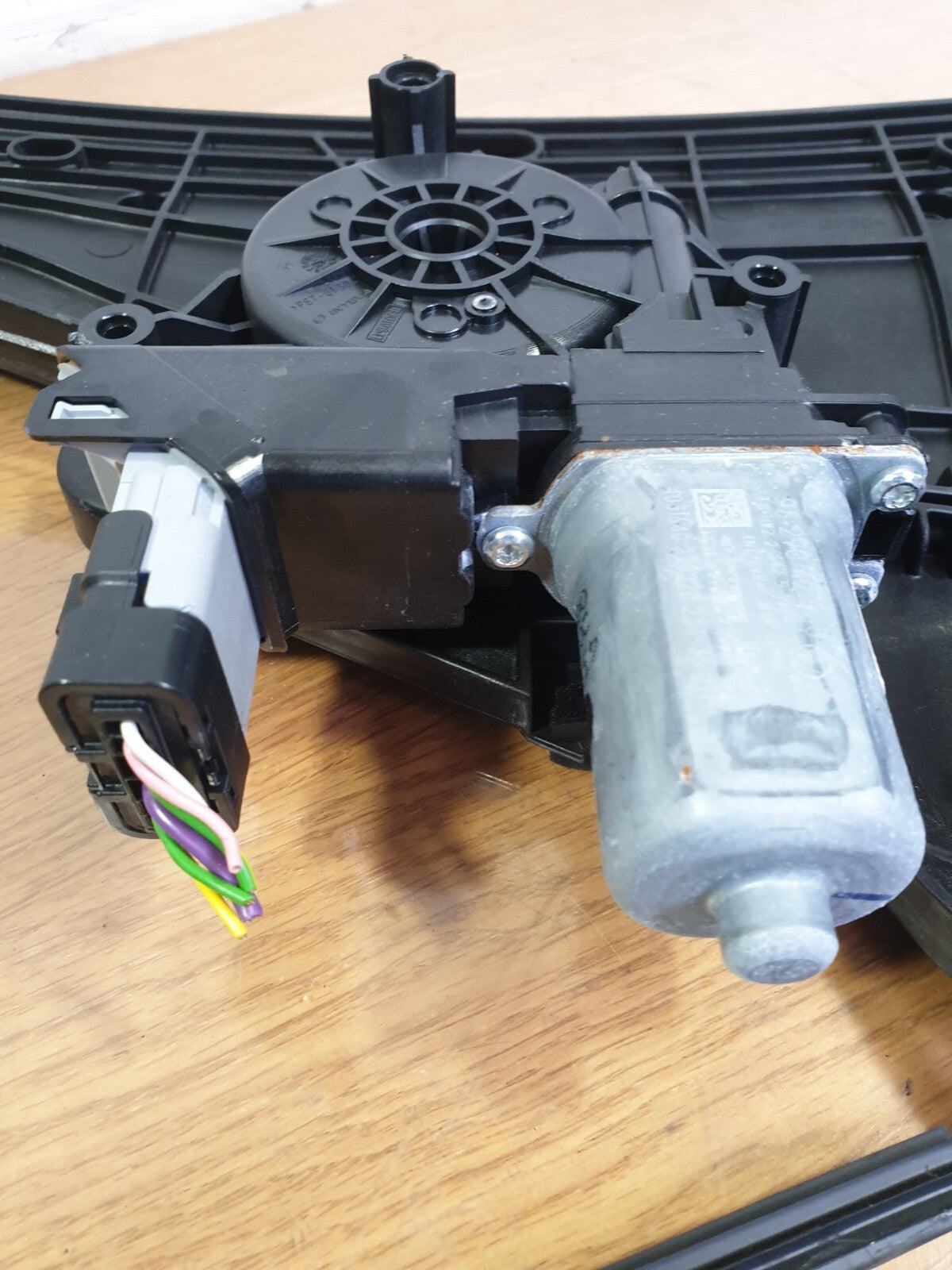 ✅Peugeot 208 2020 FRONT RIGHT WINDOW REGULATOR WITH MOTOR 9829043380 A197 - Image 9