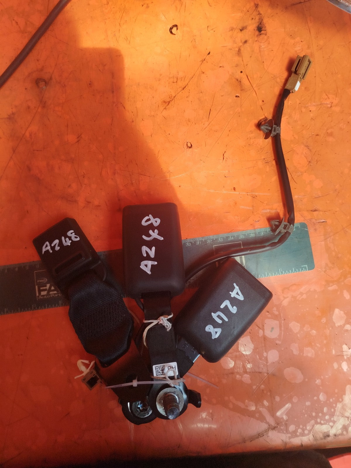 ✅HYUNDAI TUCSON MK4 1.6 PETROL 2023 REAR RIGHT & LEFT SEAT BELT BUCKLE CATCH - Image 2