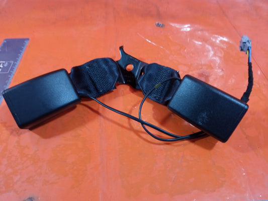 ✅Dacia Duster Journey 1.3 Petrol 2024 Rear Middle Seat Buckle 638253800B A364 - Image 2