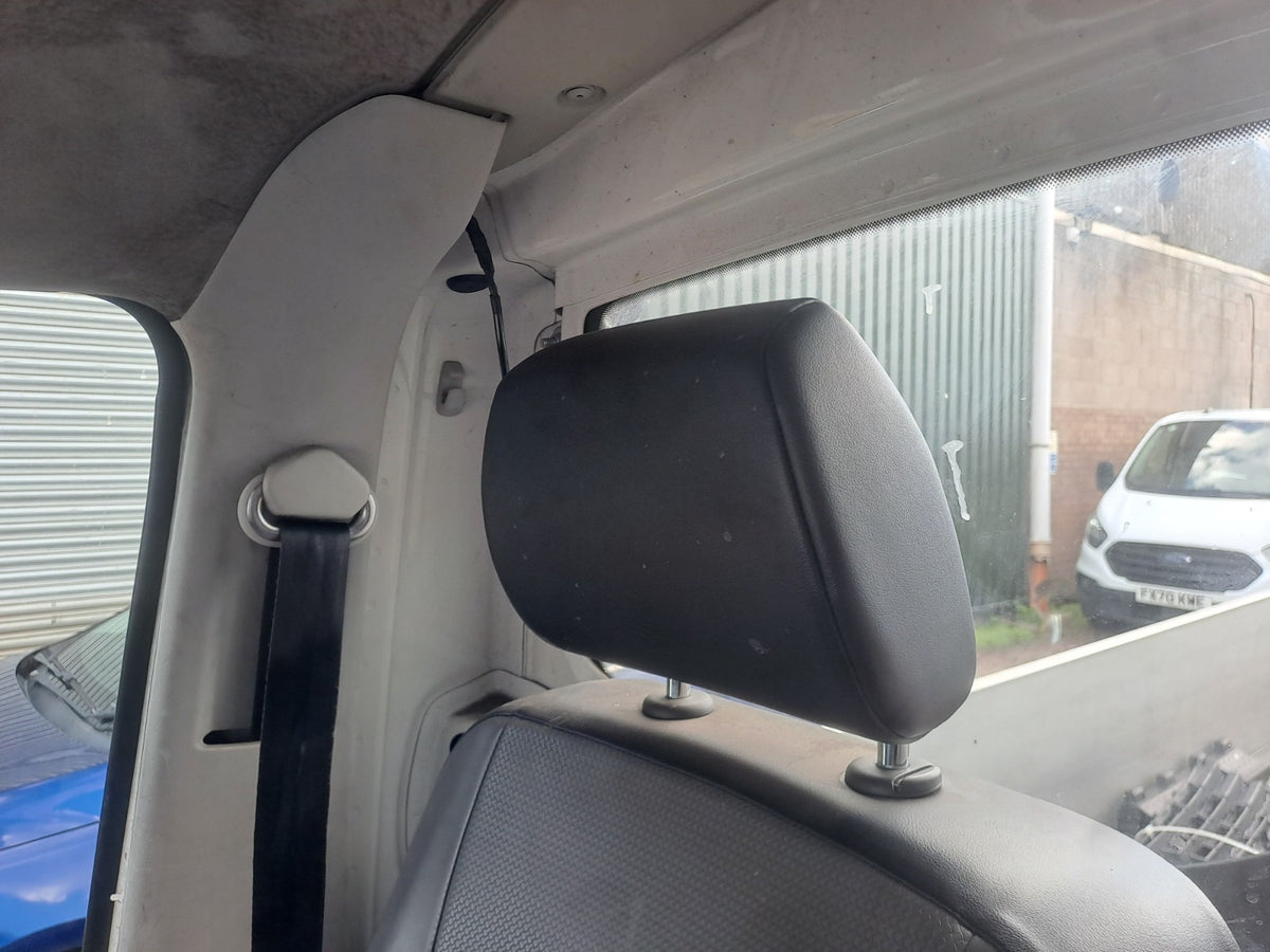 2021 VW Transporter T30 Headrest Black Warranty A410 - Image 1