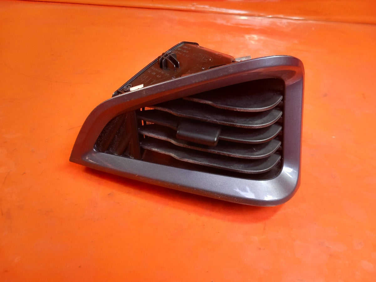 Ford Transit Custom 2.0 Diesel 2016 Left Dashboard Air Vent BK21V018B09AAW A409 - Image 2