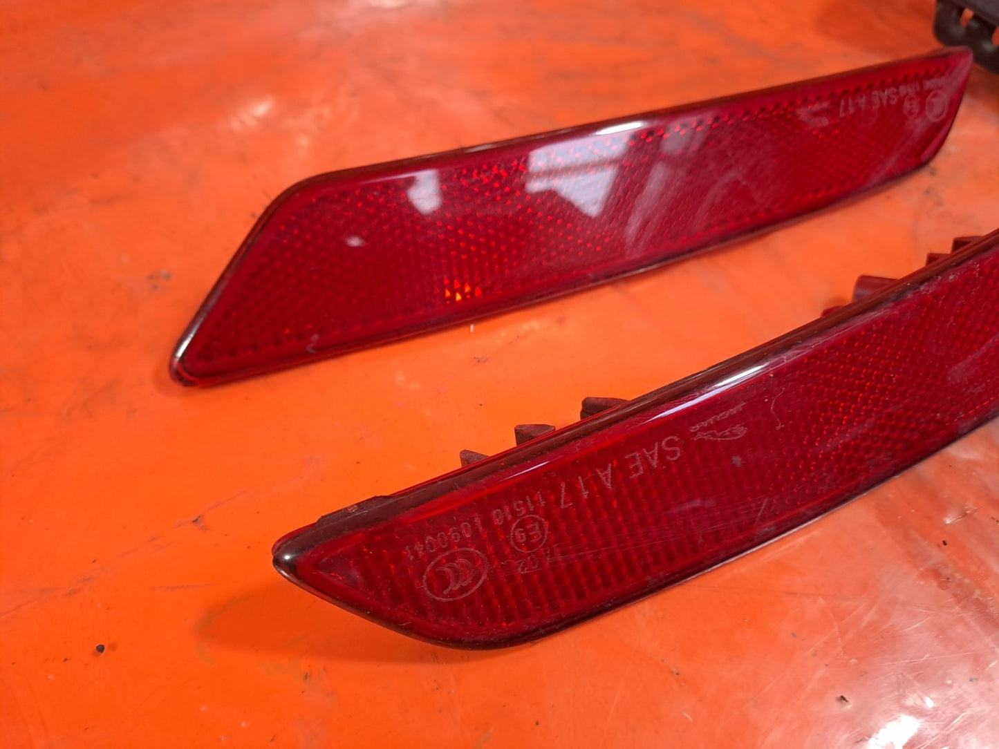 ✅Jaguar I-Pace Ev400 X590 2020 Rear Bumper Reflectors & Corner Trims J9D313A569  - Image 3