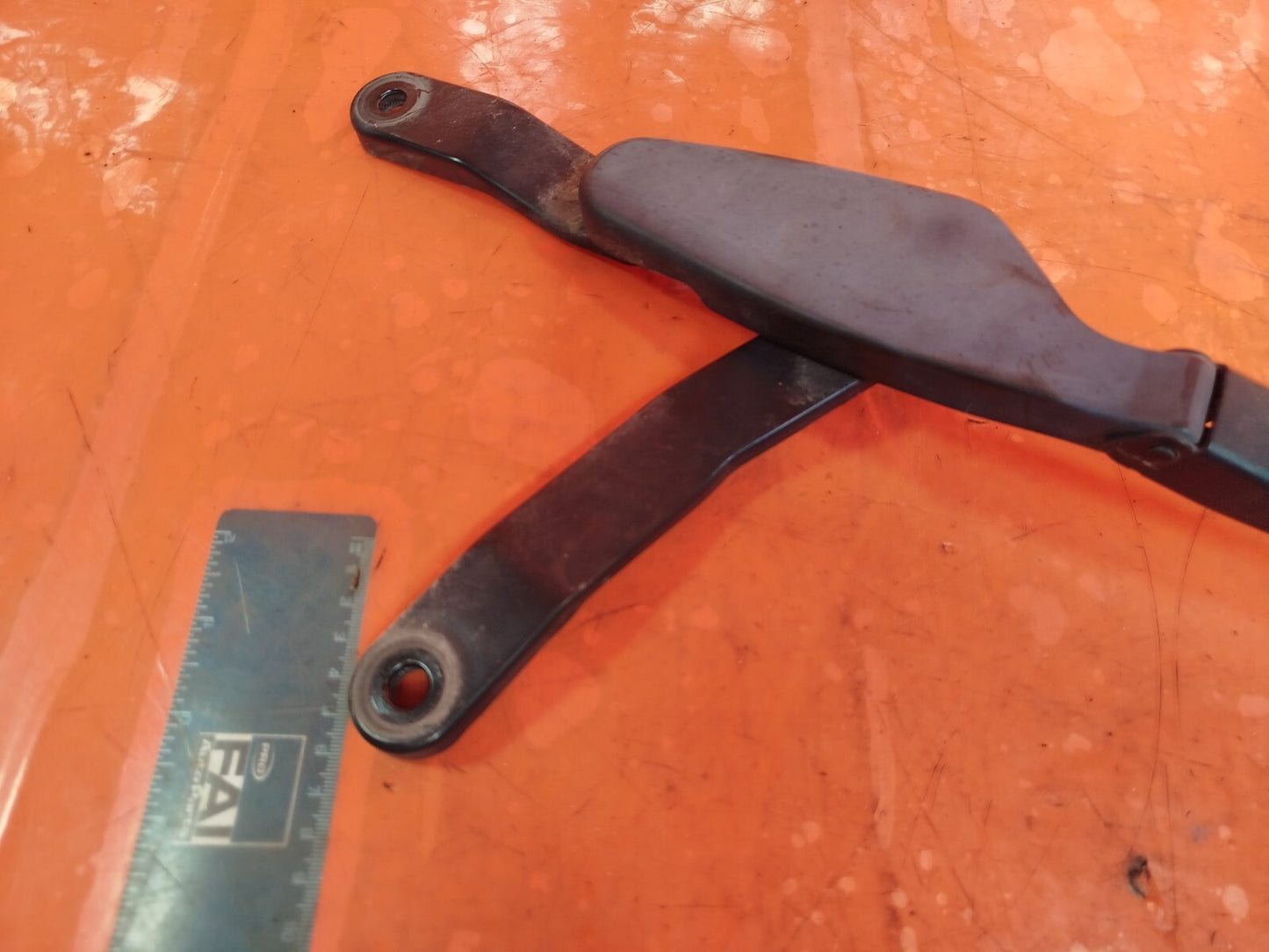 ✅Mercedes C-Class C250 W204 2.1 Diesel 2011 FRONT RIGHT WINDSCREEN WIPER ARM - Image 6