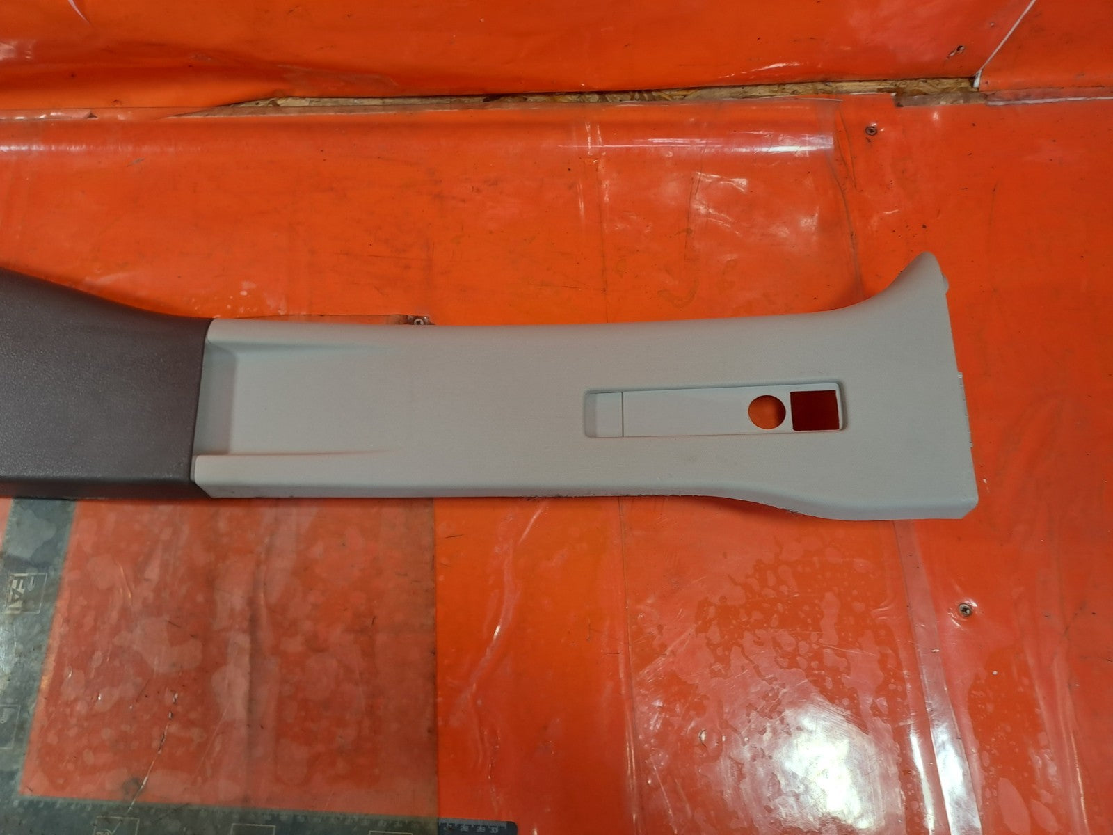 ✅2023 FORD TRANSIT CUSTOM RIGHT SIDE B PILLAR TRIM KK21-V243W12-AB A343 - Image 5