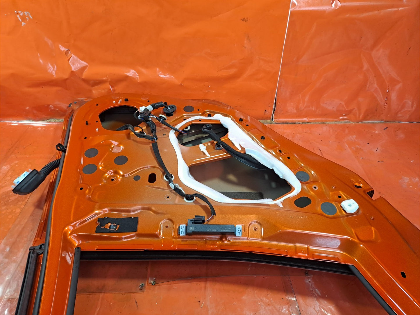 ✅RENAULT CLIO E-TECH 1.6 PETROL 2025 REAR LEFT DOOR BARE ORANGE Warranty A331 - Image 9