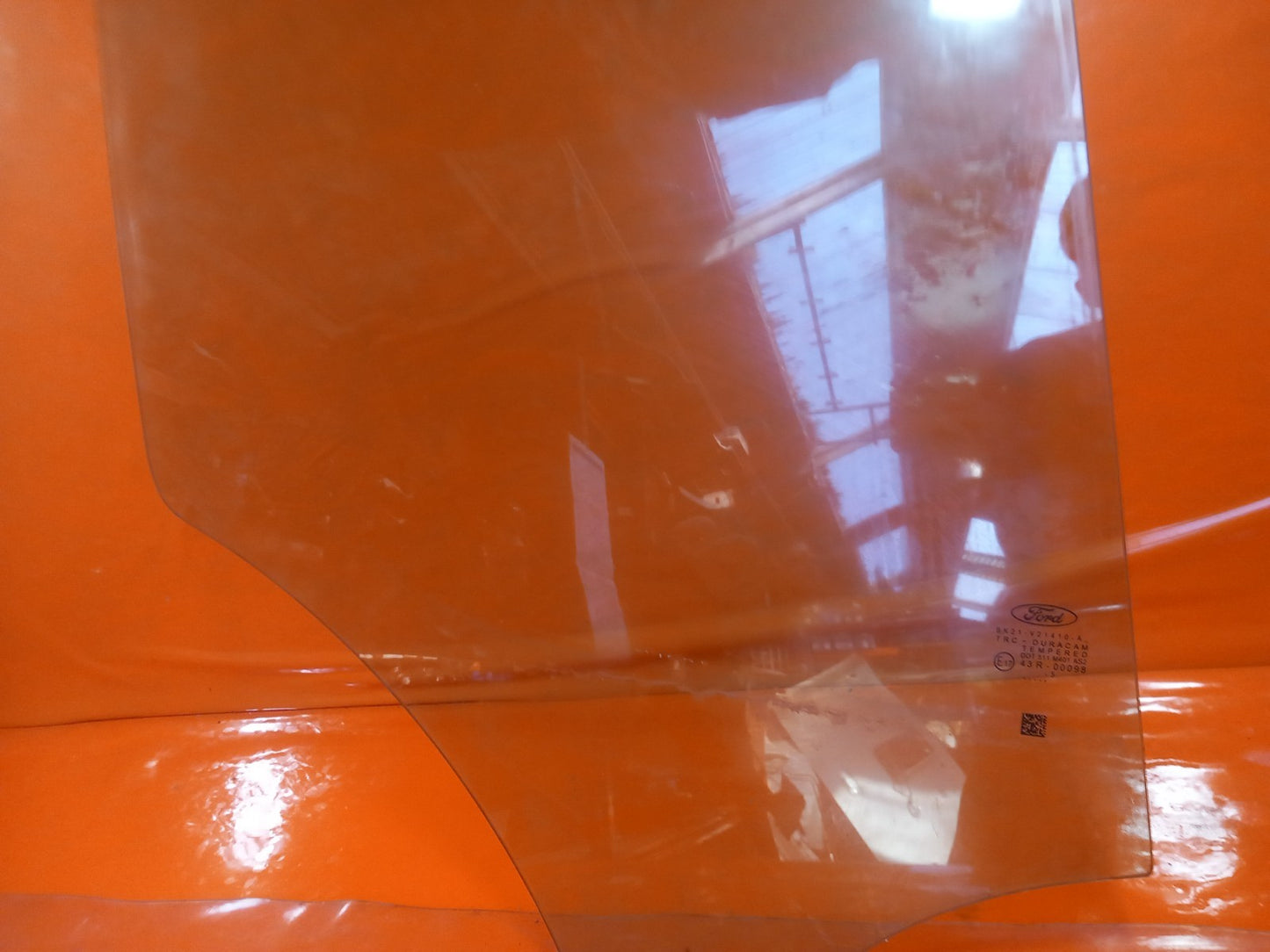 2015 Ford Tourneo Custom Front Right Door Glass BK21-V21410-A Warranty A377 - Image 3