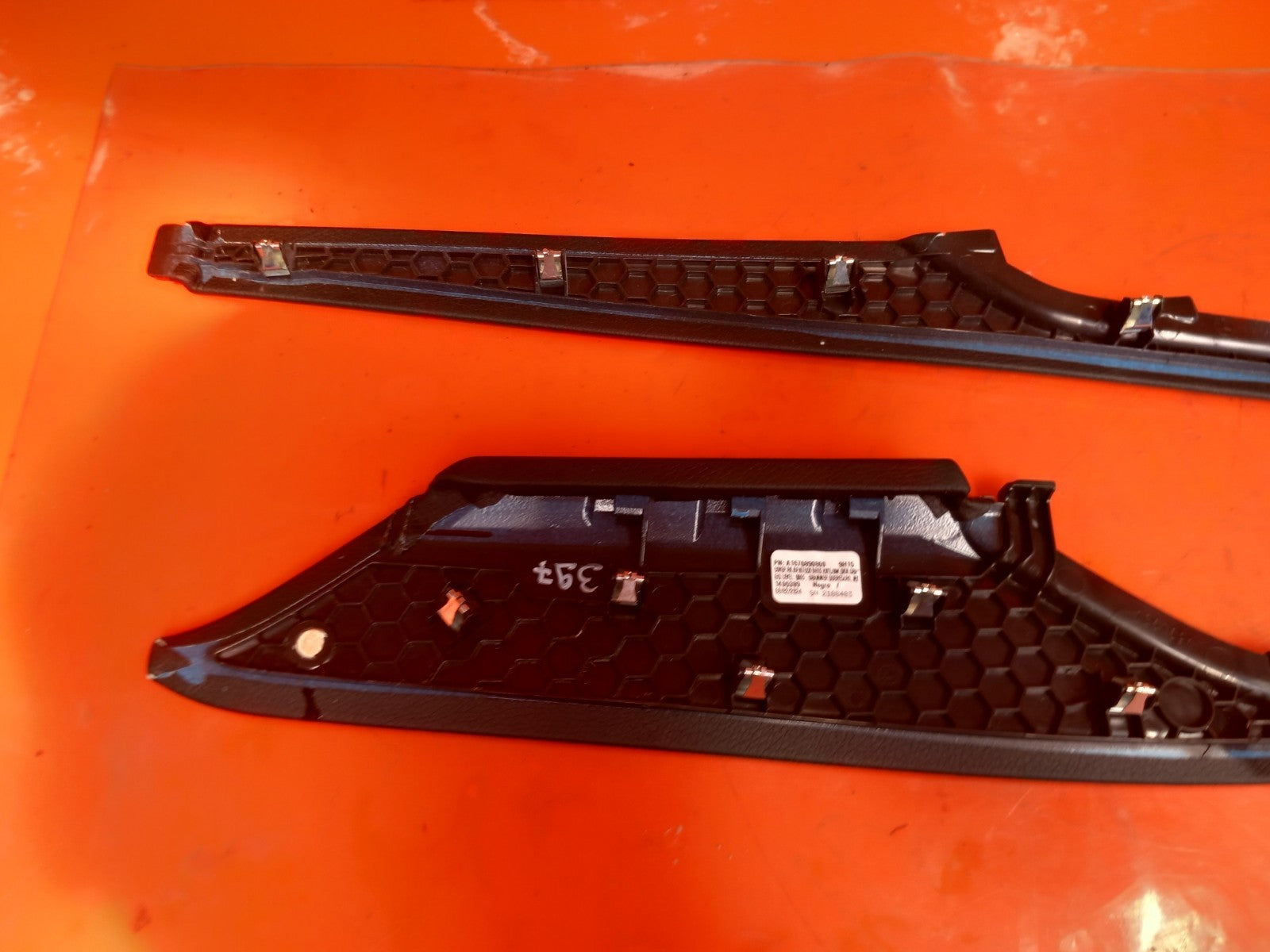 Mercedes Gle 450D AMG 3.0 Diesel 2025 Center Console Trims A1676890800 A397 - Image 8