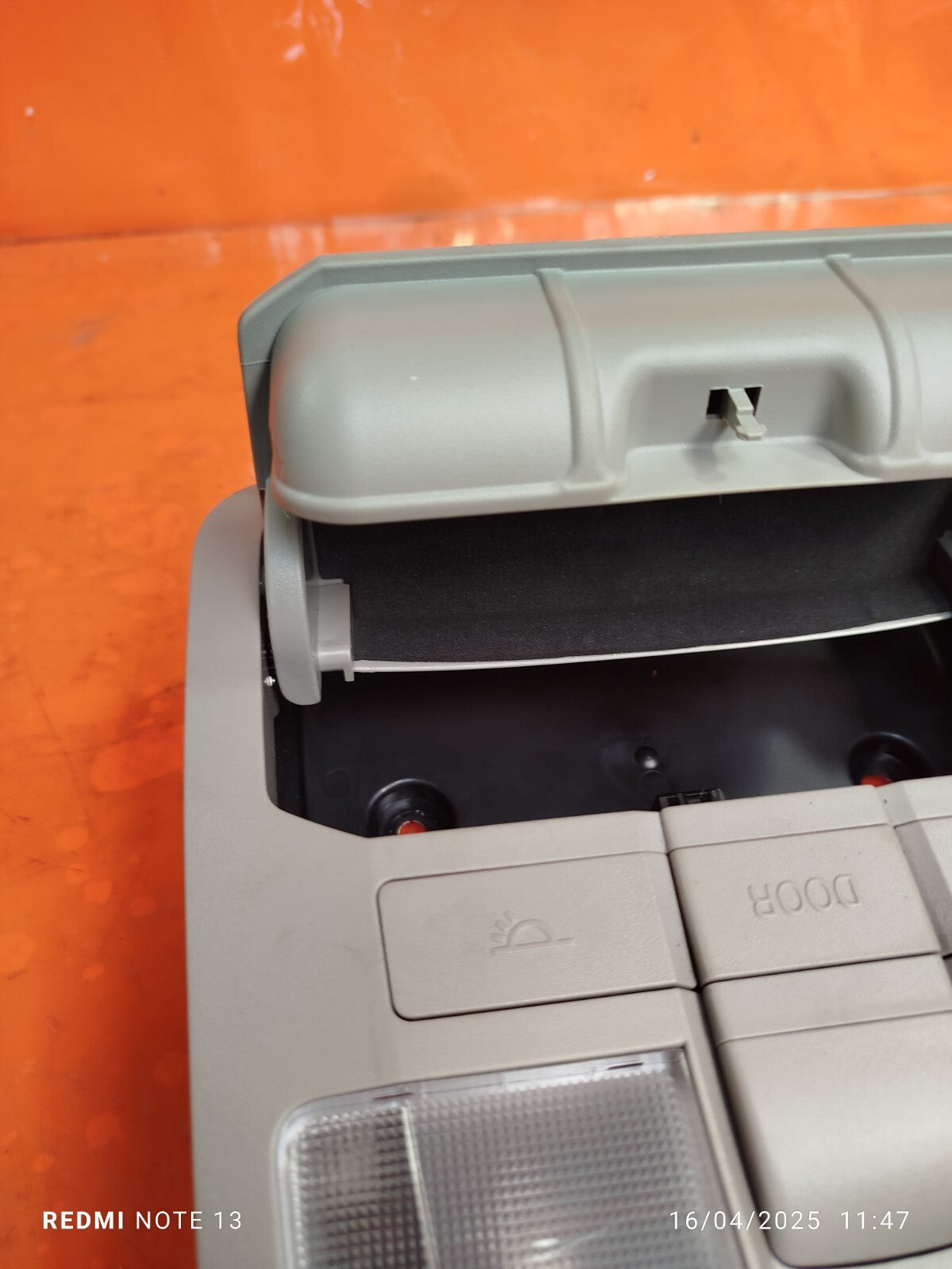 ✅Ssangyong Tivoli Ex 2016 1.6 Diesel FRONT INTERIOR ROOF LIGHT 77670-34000 A279 - Image 7