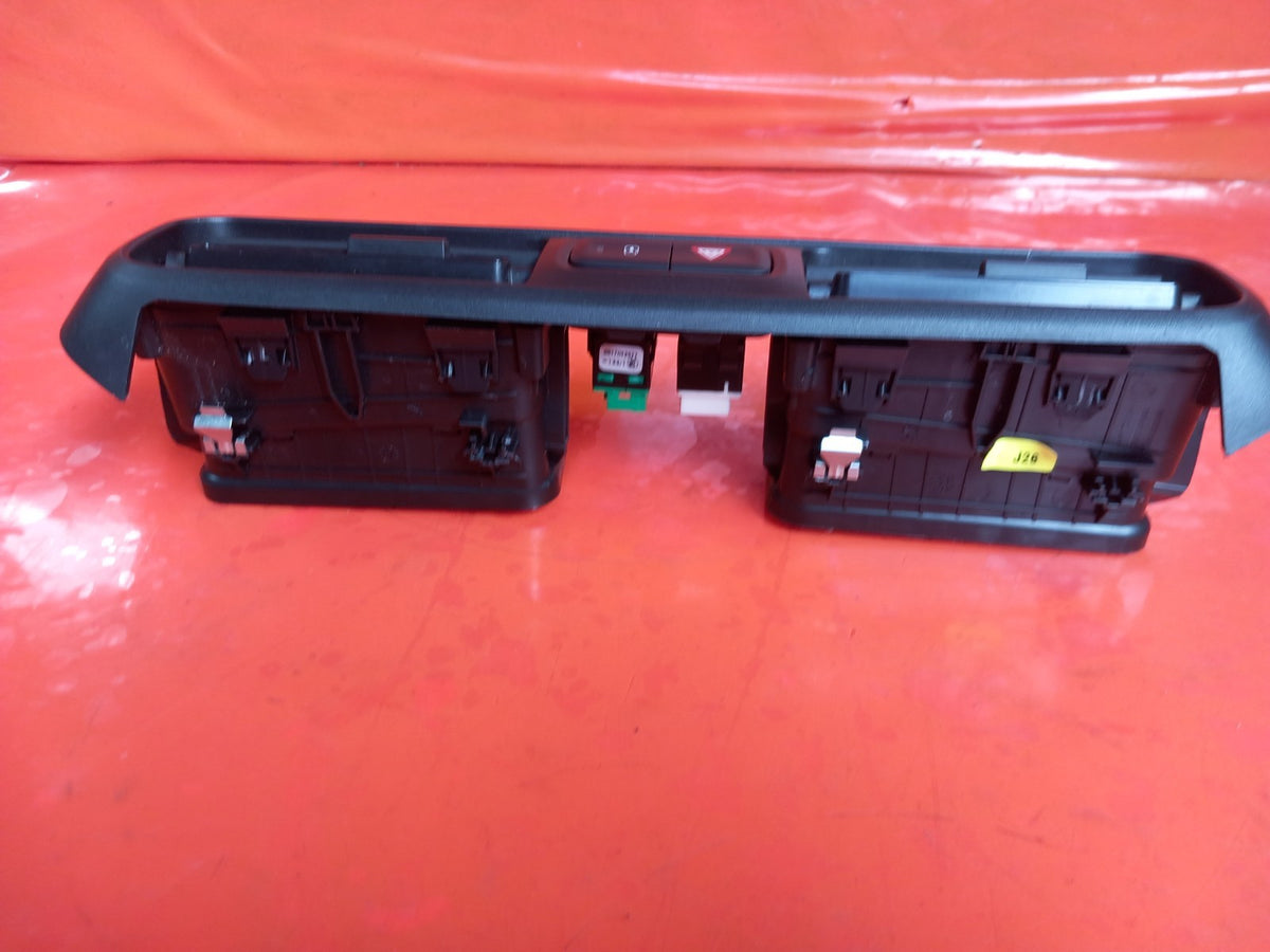 Citroen Berlingo 650 1.5 Diesel 2021 Dashboard Centre Air Vents Warranty A415 - Image 3