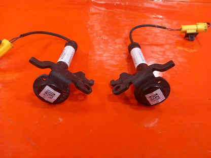 BMW F40 116D 1.5 Diesel 2021 Bonnet Hinge Actuators Pair 0589-P1-000095 A365 - Image 11