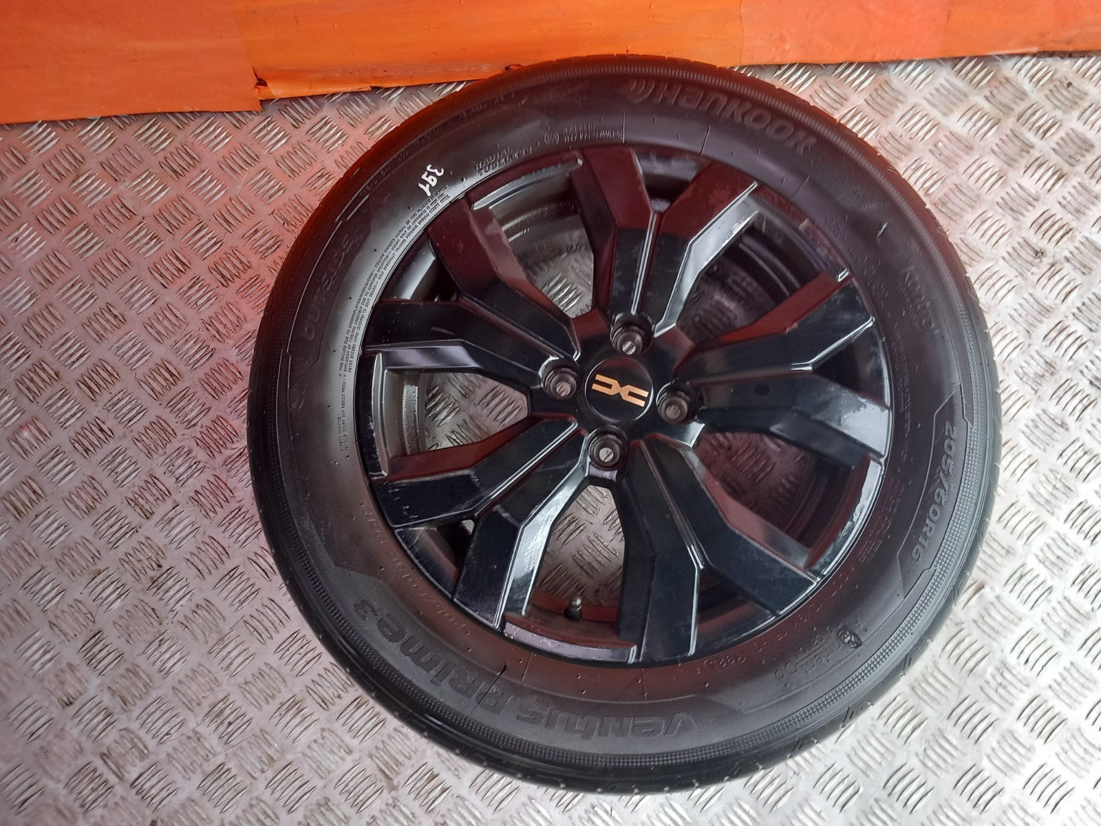 2024 Dacia Jogger Alloy Wheel with Tyre 205/60 R16 403004026R Warranty A391 - Image 1