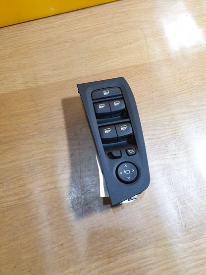 2023 BMW 1 Series F40 Front Right Window Switch 7948784 Warranty A151 - Image 2