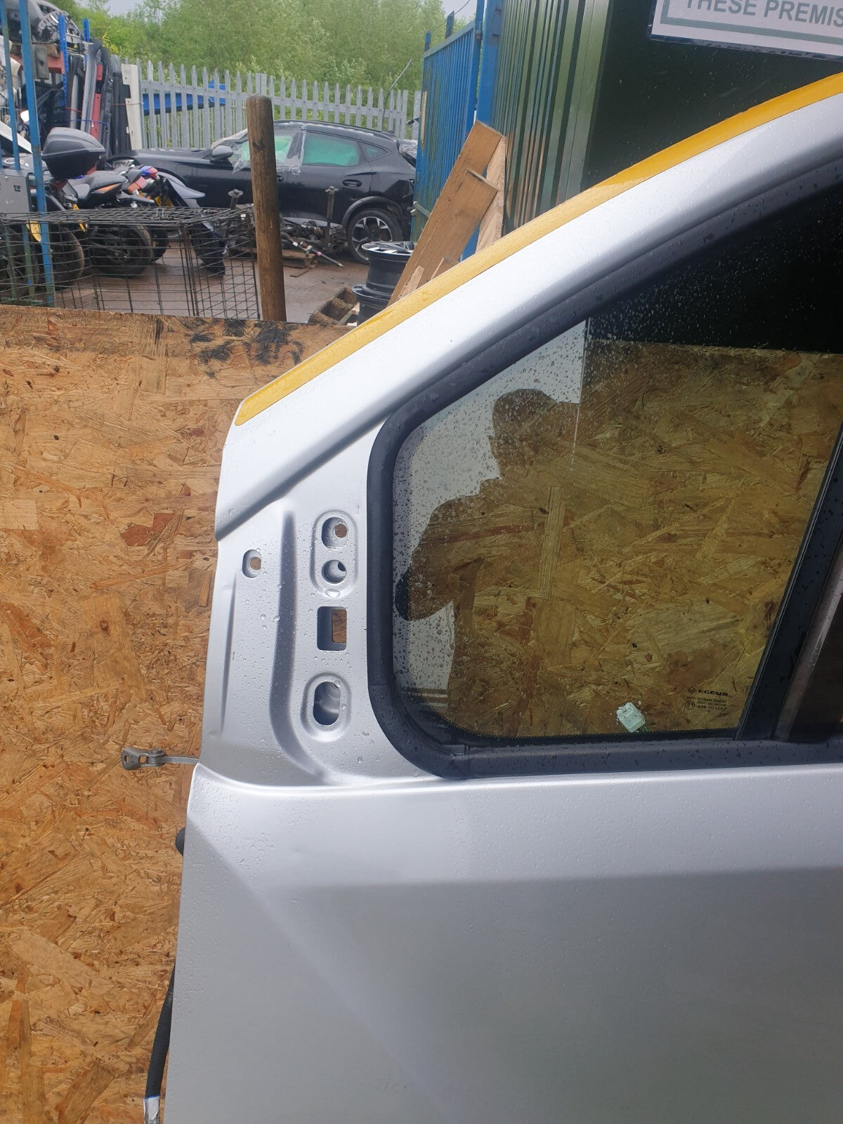 ✅2016 RENAULT TRAFIC MK3 F82 1.6D FRONT LEFT PASSENGER DOOR SILVER WARRANTY A158 - Image 10