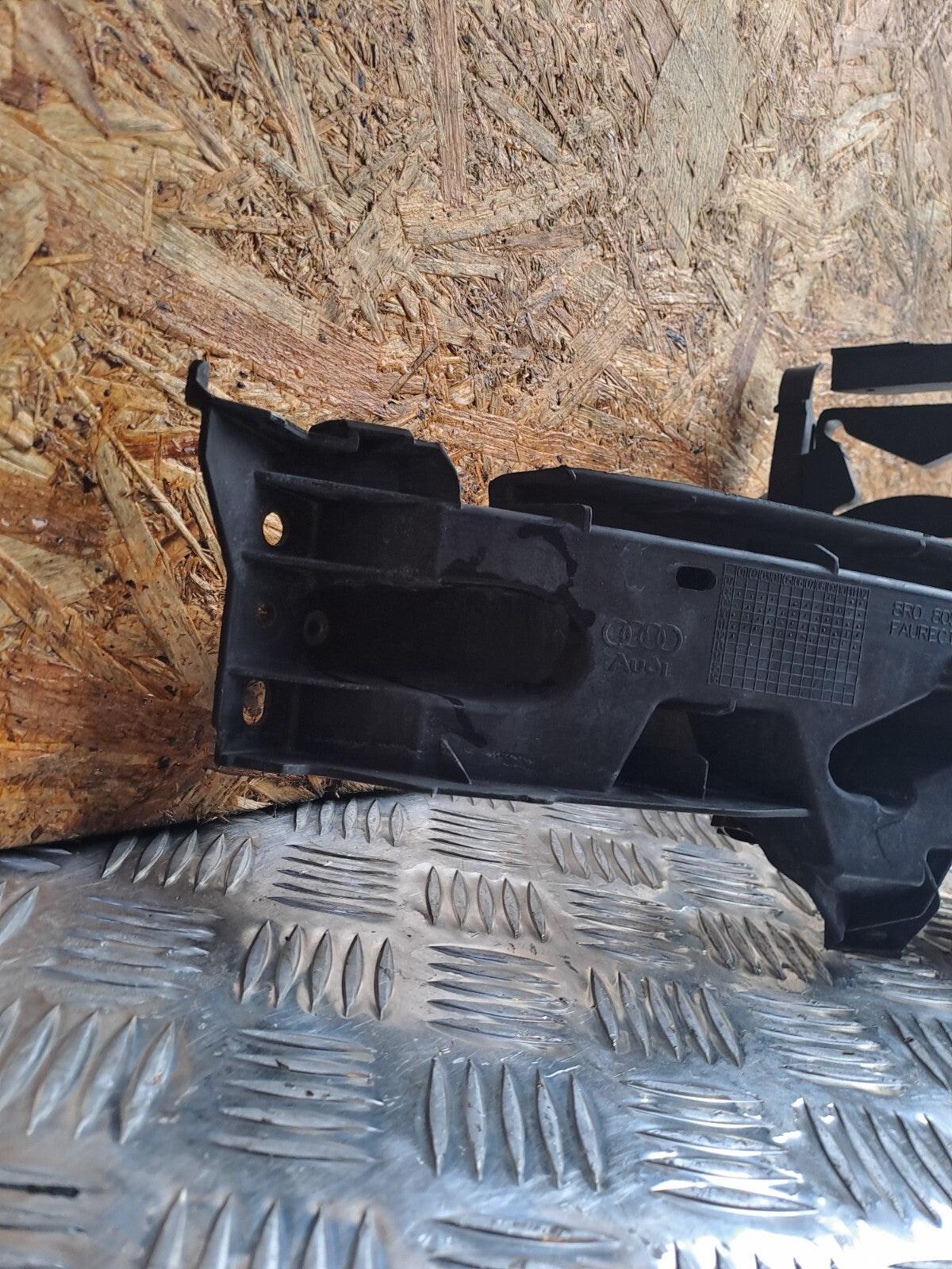 ✅2012 AUDI Q5 8R S LINE HEADLIGHT MOUNT BRACKET FRONT RIGHT 8R0805608 + WARRANTY - Image 3