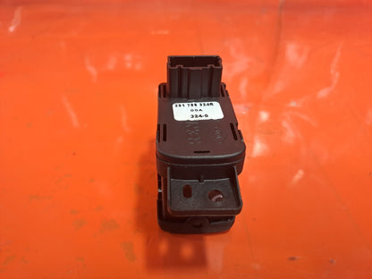 ✅2021 Renault Captur MK2 Iconic Parking Brake Switch 251758324R + Warranty A385 - Image 7