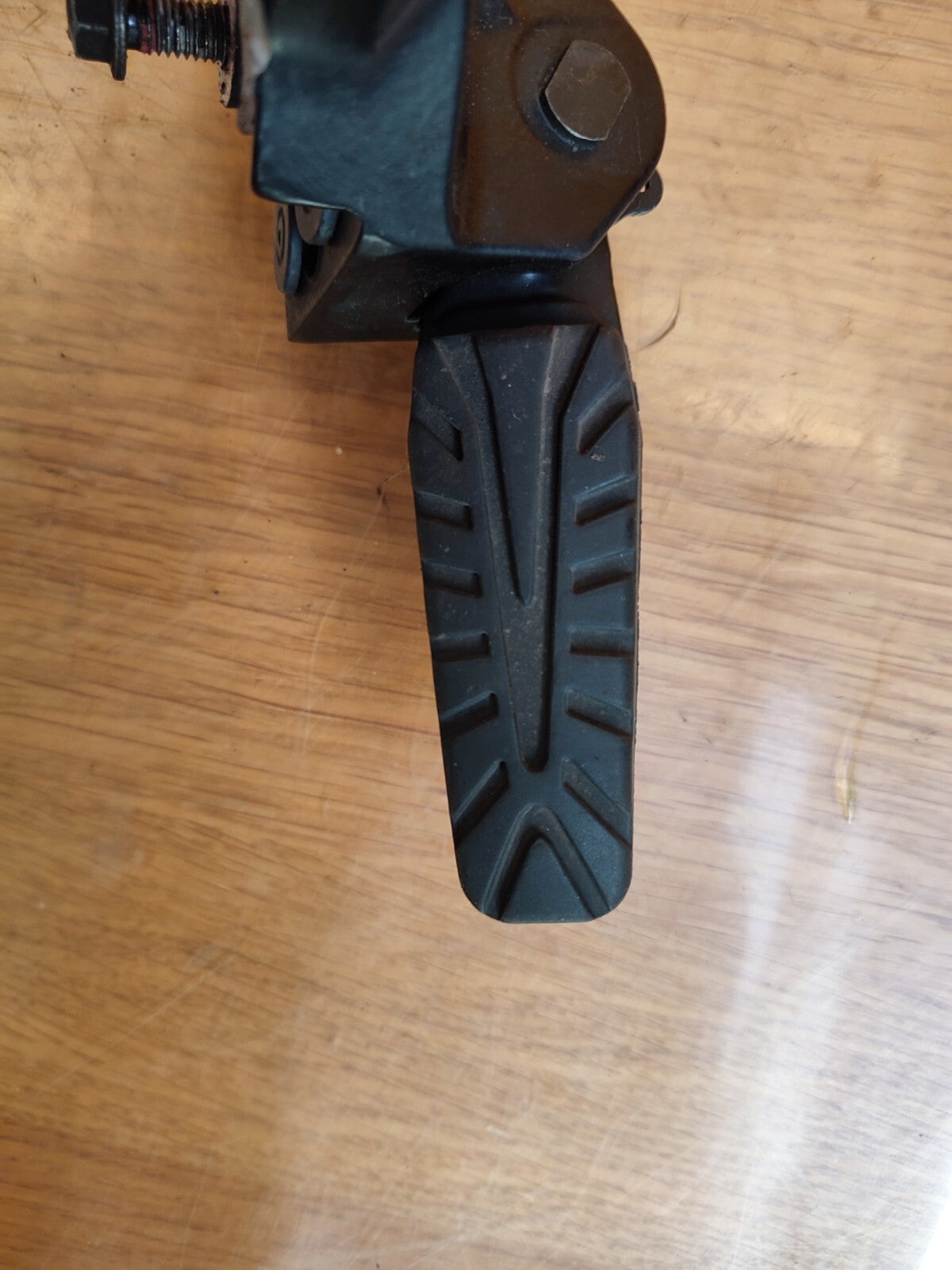 ✅KTM RC125 Petrol 2023 Rear Right Foot Rest Peg Holder + Warranty A116 - Image 10