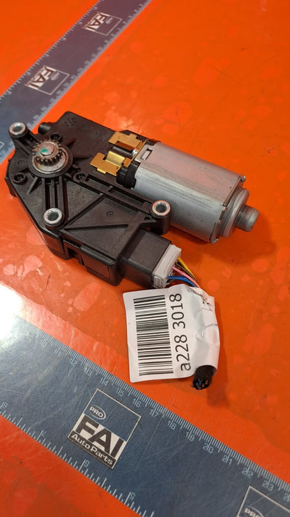 KIA XCEED 1.5 PETROL 2021 ELECTRIC SUNROOF MOTOR K8110-J7000 81680-J7900 A228 - Image 3