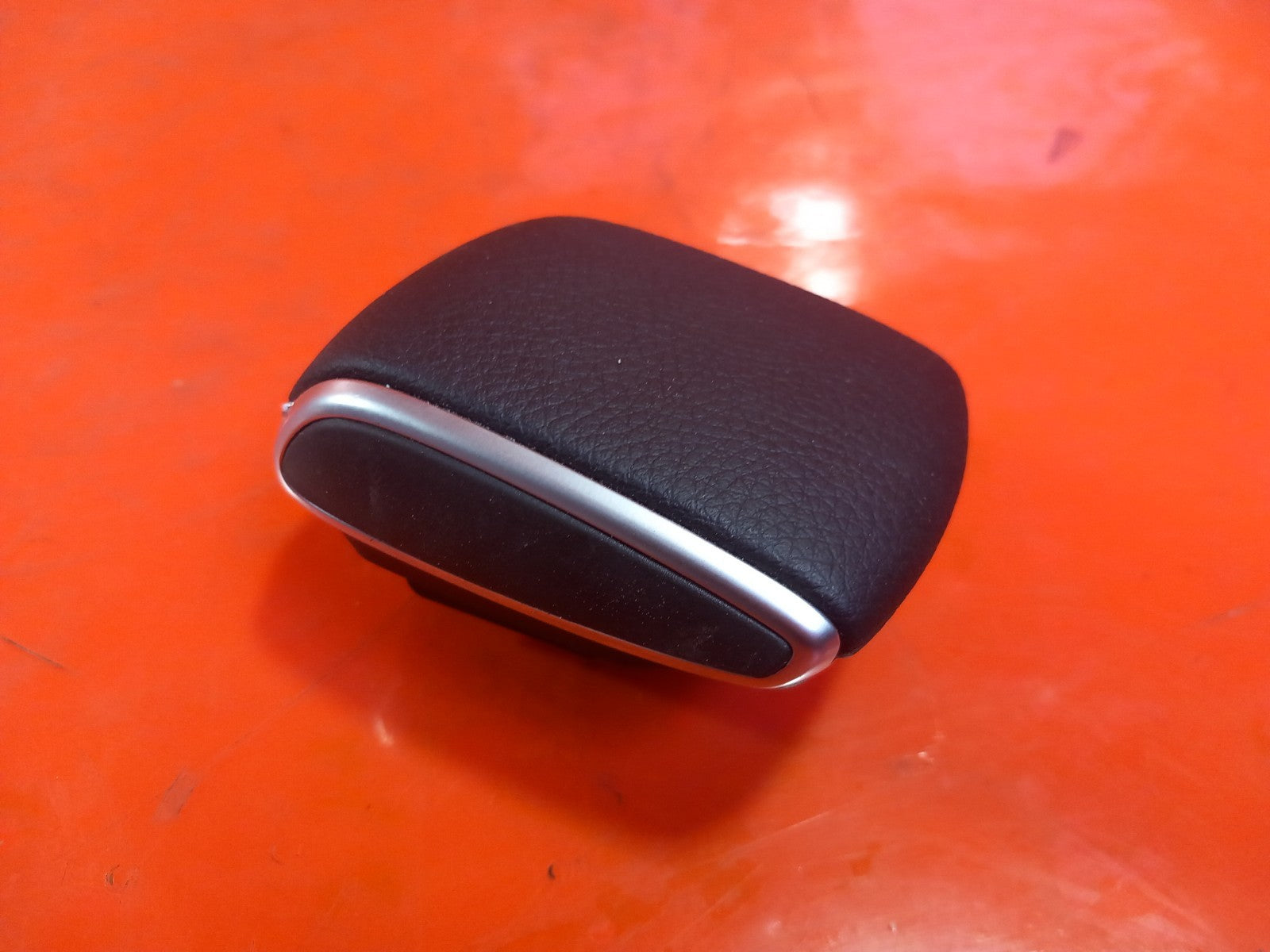 Mercedes Gle 450D AMG 3.0 Diesel 2025 Gear Shifting Knob Top Cover A1676801405 - Image 2