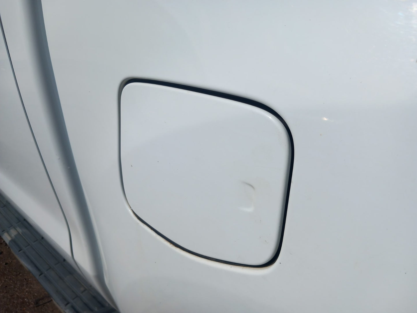 2017 Ford Ranger Wildtrak Fuel Filler Flap DU5A-9A095-BA White Warranty A401 - Image 3
