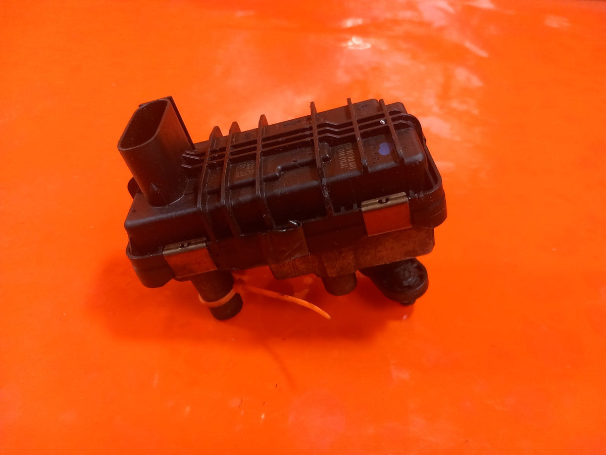 ebay-src:https://i.ebayimg.com/00/s/mtiwmfgxnjaw/z/cpiaaeswu5vqp8uk/$_57.jpg