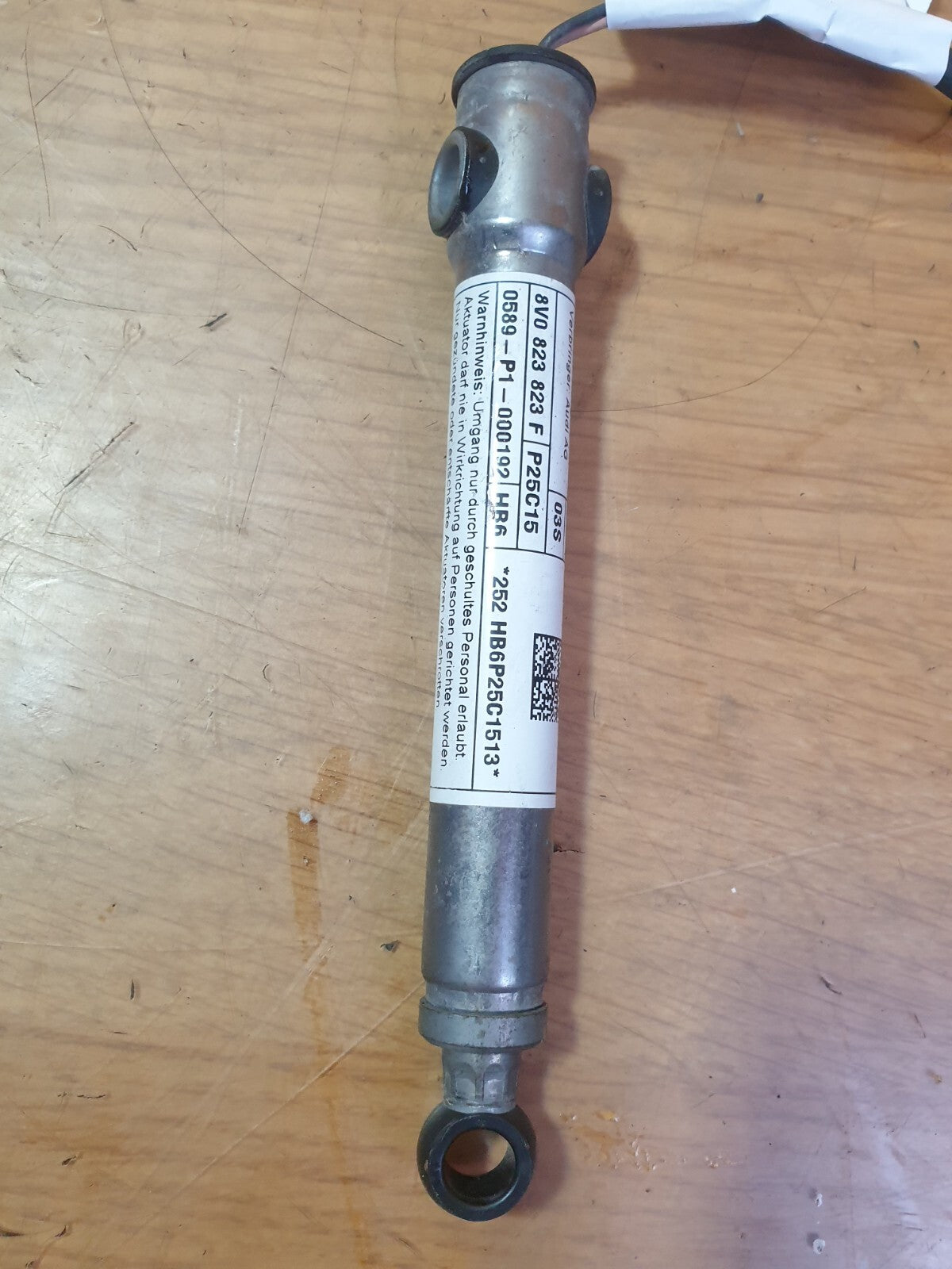 AUDI A3 E-TRON 1.4 PETROL 2015 FRONT RIGHT OR LEFT SIDE BONNET HINGE 8V0823823F - Image 4