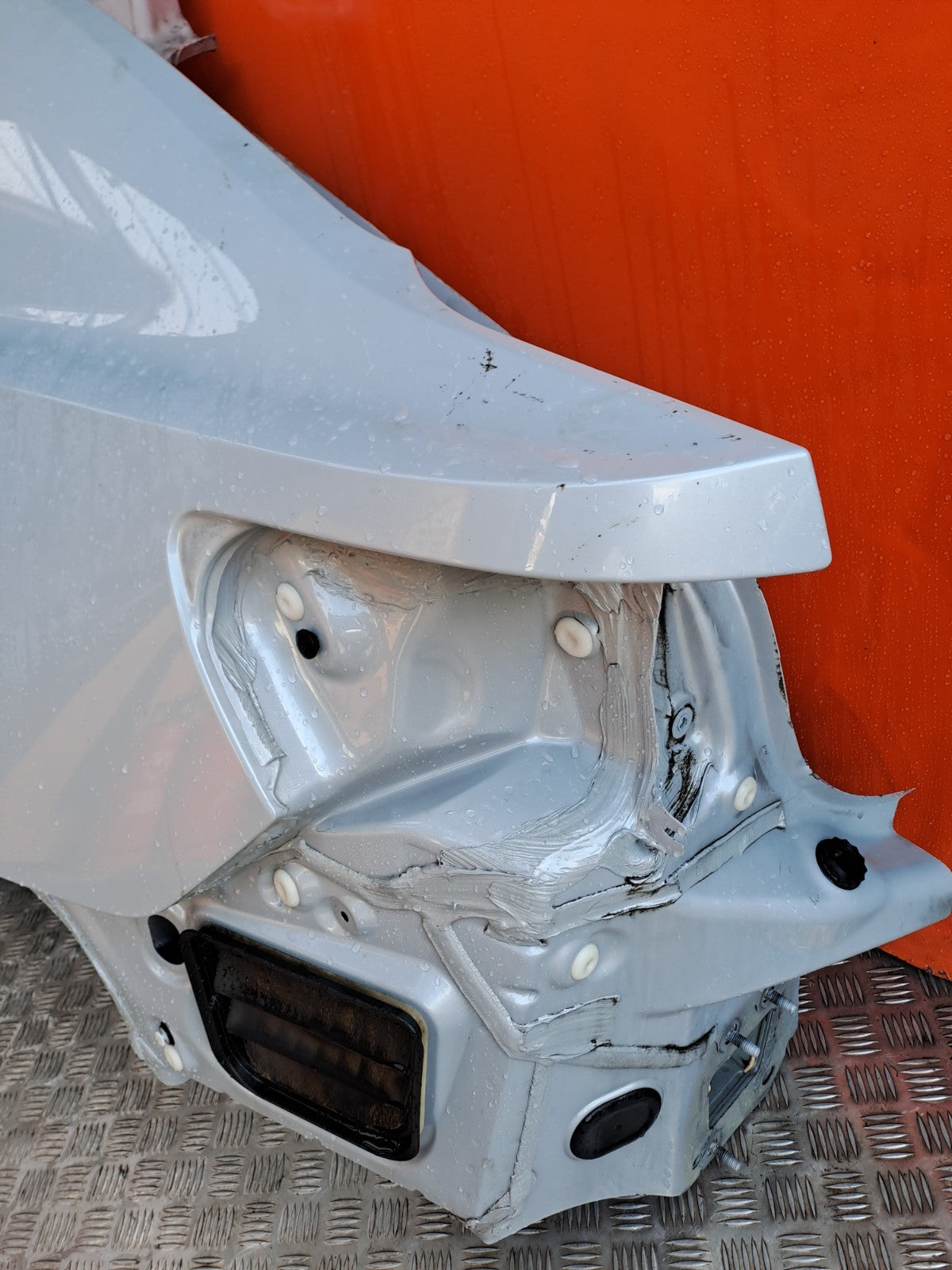 ✅POLESTAR 2 LONG RANGE 2023 REAR LEFT QUARTER PANEL SILVER Warranty A312 - Image 3