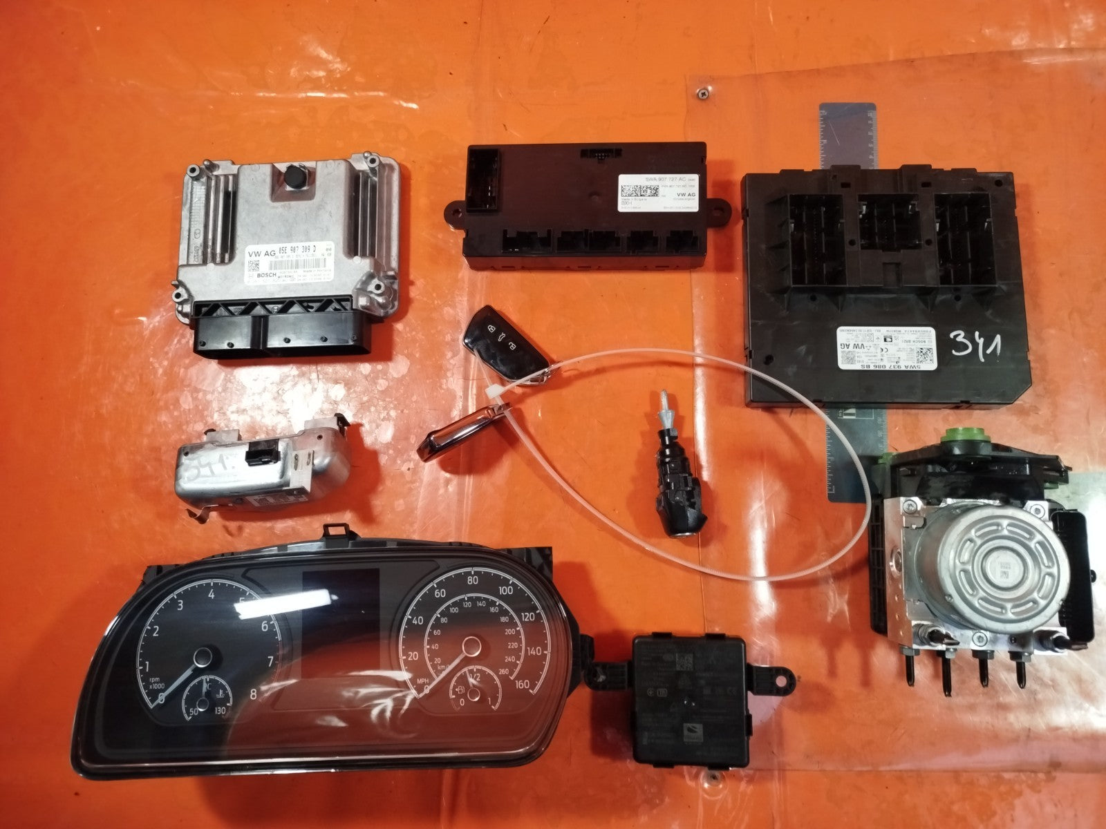 ebay-src:https://i.ebayimg.com/00/s/mtiwmfgxnjaw/z/e0saaeswionpgyir/$_57.jpg