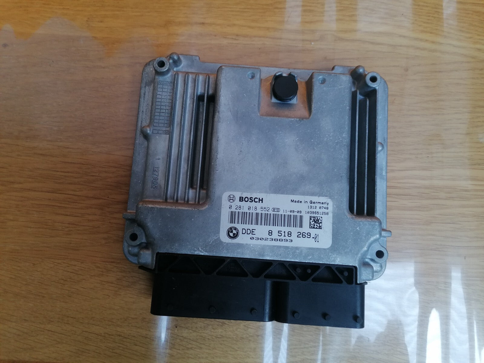 BMW 3 SERIES E90 E91 2.0 DIESEL ENGINE CONTROL MODULE ECU 0281018552 8518269 X00 - Image 1