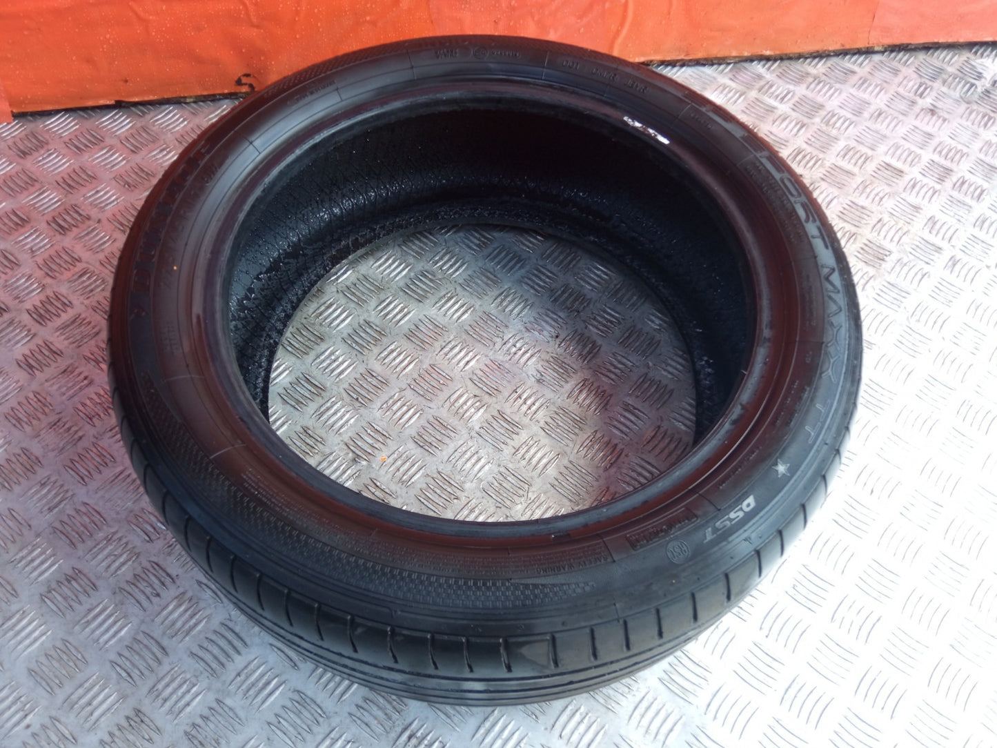 ✅Dunlop Tyre 225/45 R17 4.91 mm Warranty xAA - Image 1