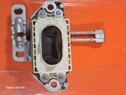 ✅VW POLO LIFE 1.0 PETROL 2024 ENIGNE MOUNT BRACKET RIGHT 2Q0199262BJ Warranty - Image 4