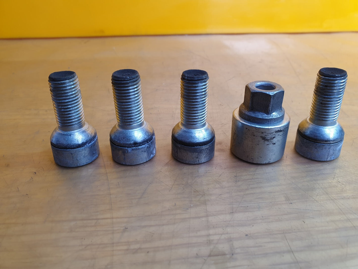 ✅Audi Q2 S-Line 2017 Locking Wheel Nut Set + Warranty A134 - Image 4