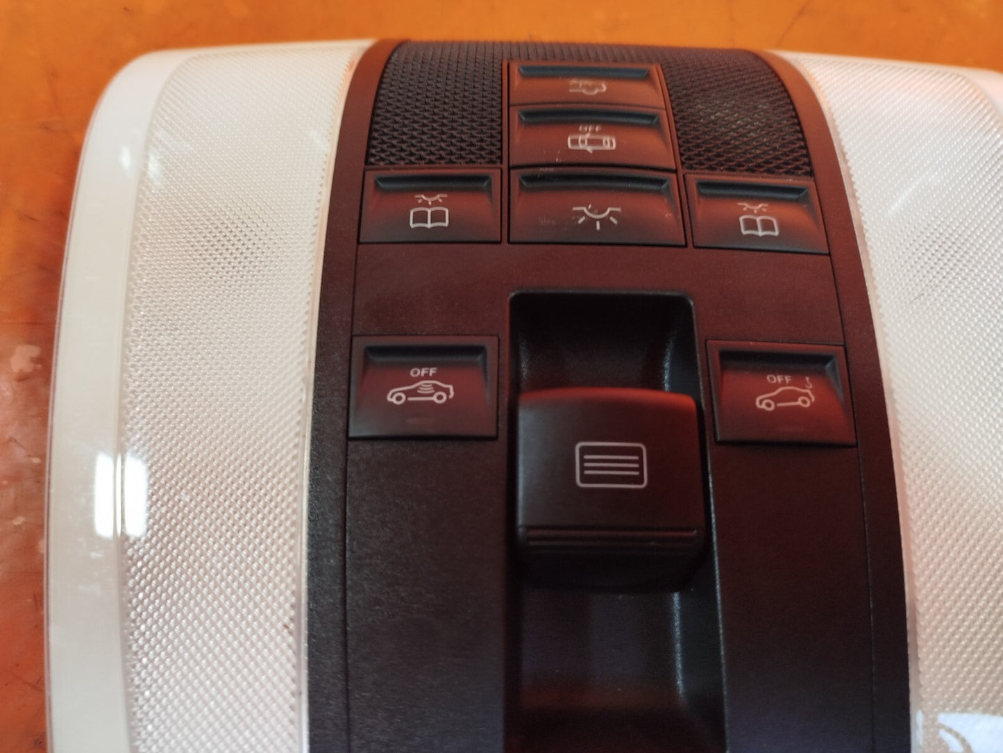 ✅Mercedes C-Class C250 W204 2.1 Diesel 2011 FRONT COURTESY LIGHT INTERIOR ROOF - Image 4