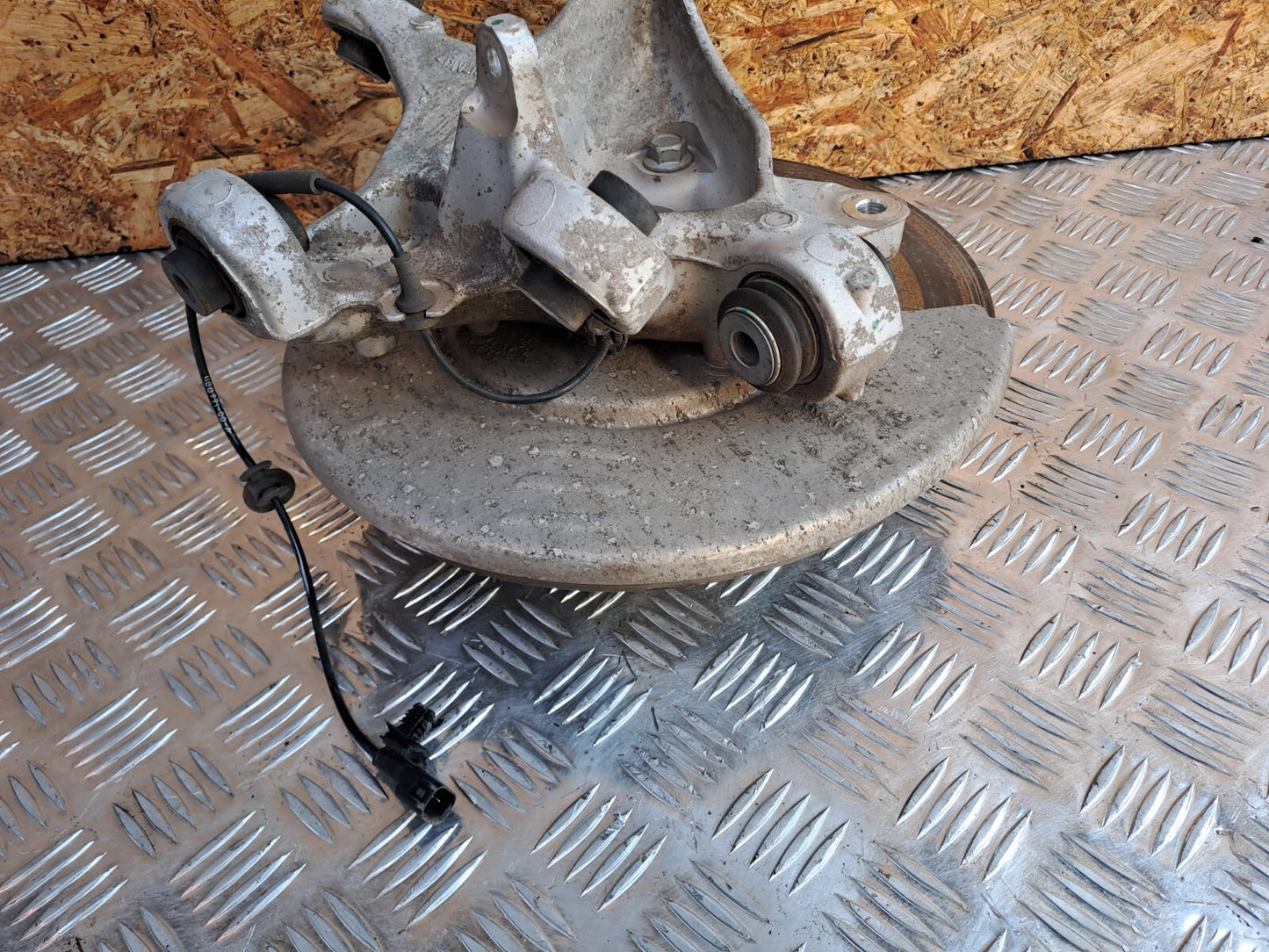 ✅2020 TESLA MODEL 3 REAR LEFT WHEEL HUB 1044411-00-G + WARRANTY A266 - Image 5