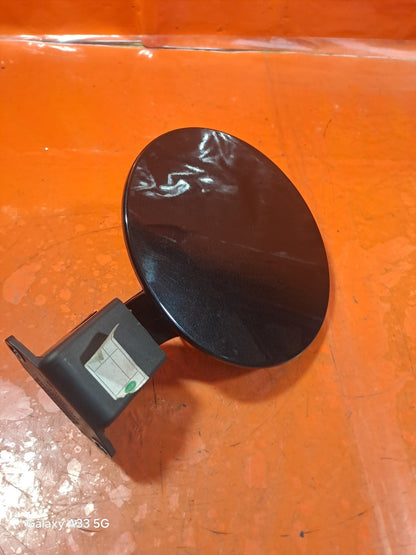 ✅SSANGYONG KORANDO 2.2 DIESEL 2015 FUEL FILLER FLAP BLACK 71610-34001 Warranty - Image 3