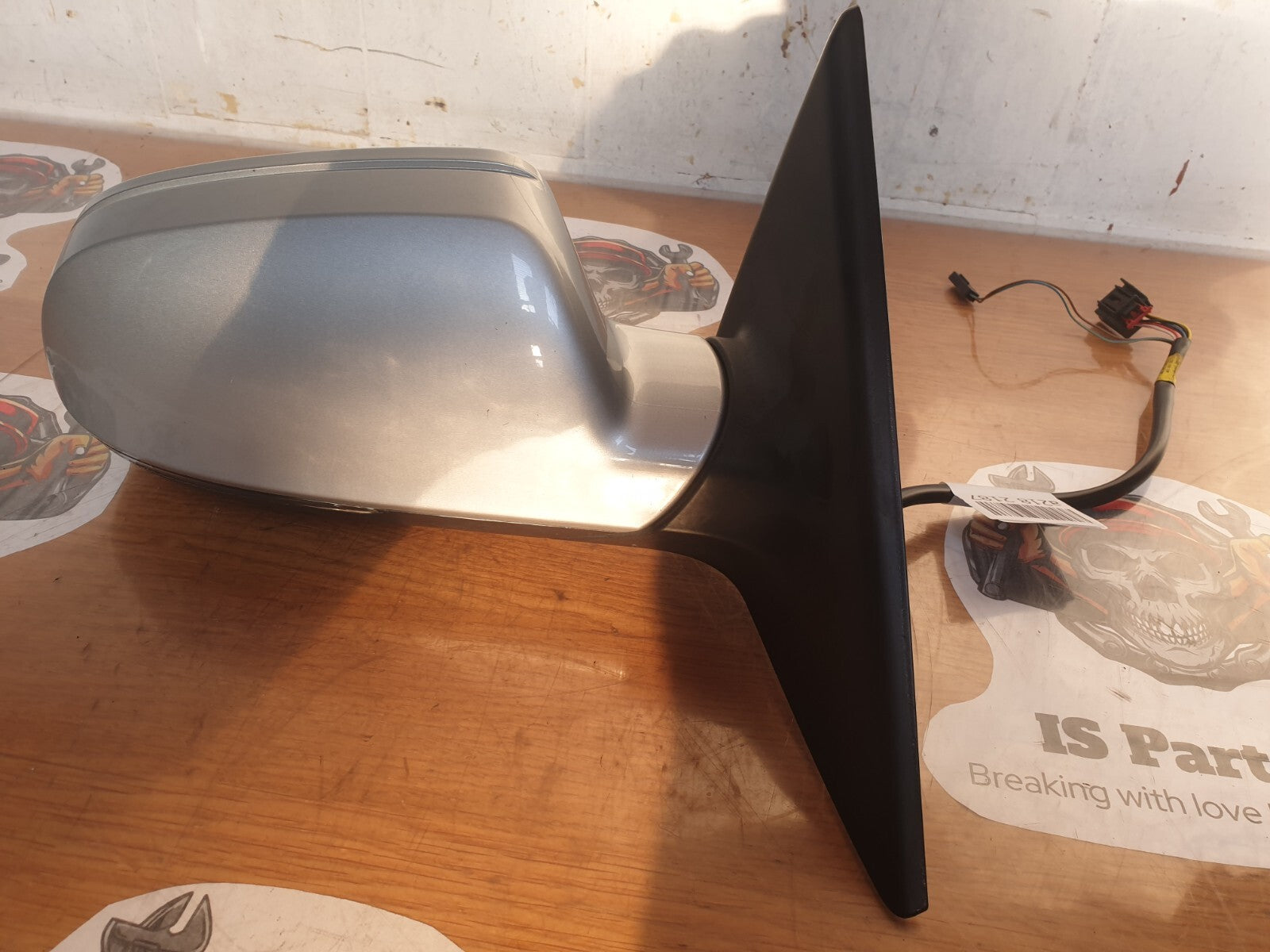 AUDI A5 CABRIO S LINE 2.0 DIESEL 2012 FRONT RIGHT MIRROR SILVER A218 - Image 1