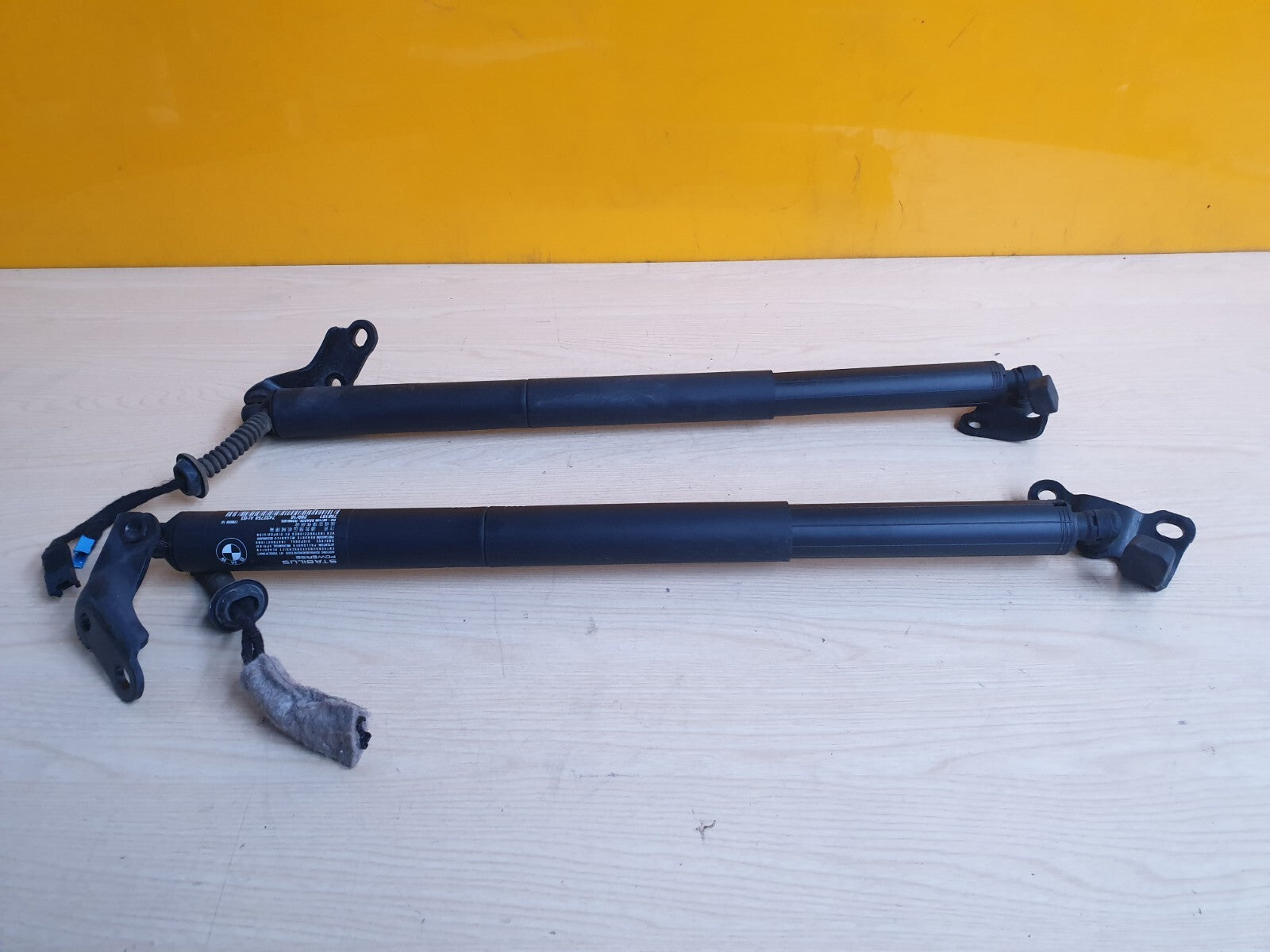 ✅2018 BMW 2 SERIES F45 2.0P TAILGATE ELECTRIC STRUT PAIR 7432758 + WARRANTY A051 - Image 2