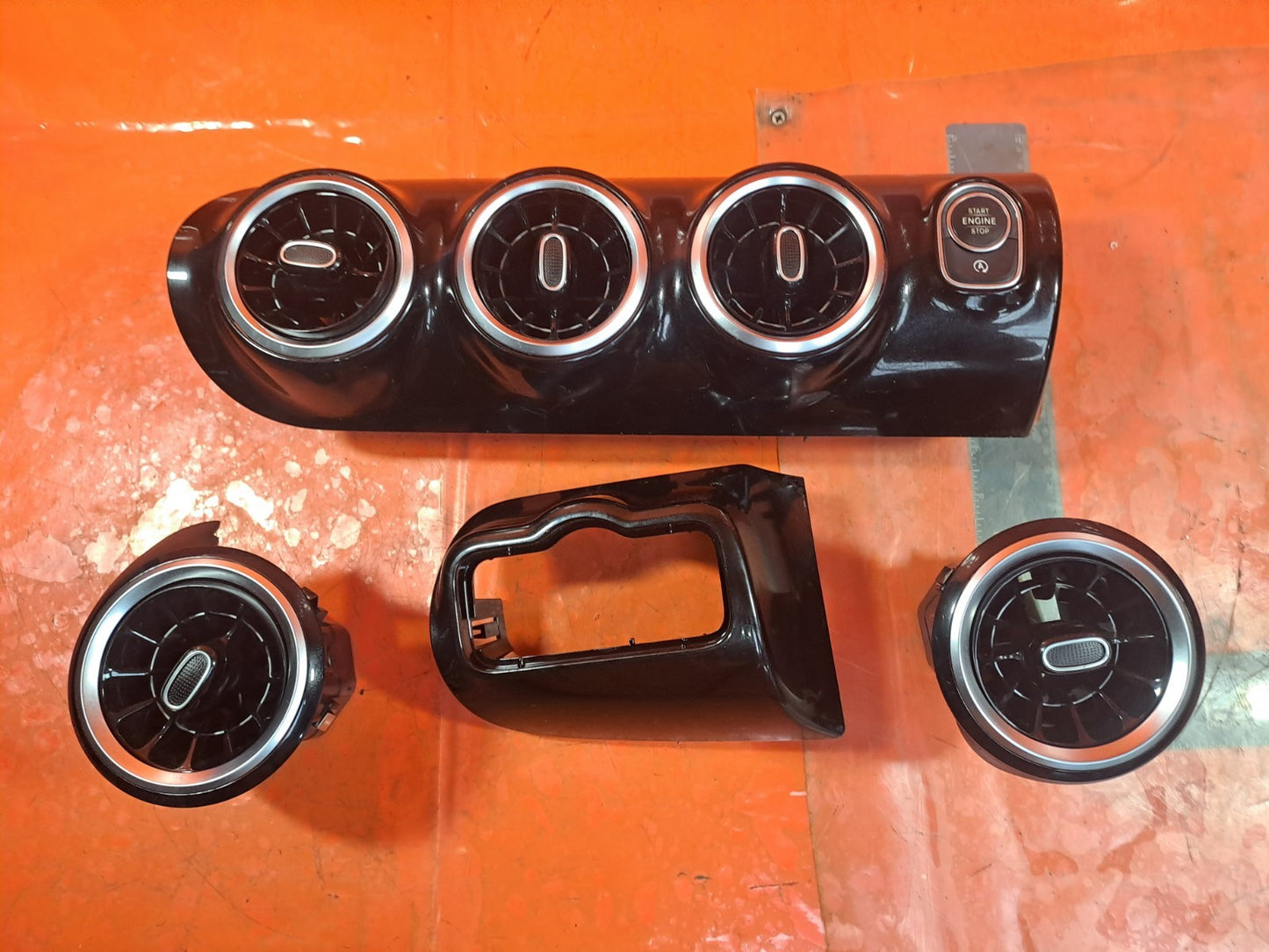 ✅MERCEDES A180D W177 1.5 DIESEL 2019 DASHBOARD AIR VENTS A1778308300 A1776800101 - Image 1