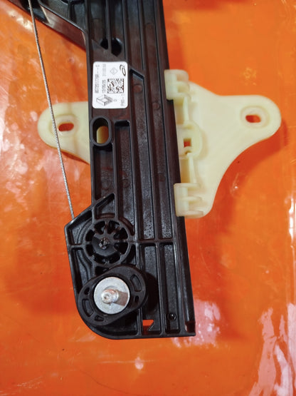 ✅RENAULT CLIO V 1.6 PETROL 2025 FRONT RIGHT WINDOW REGULATOR MOTOR 807201776R - Image 4