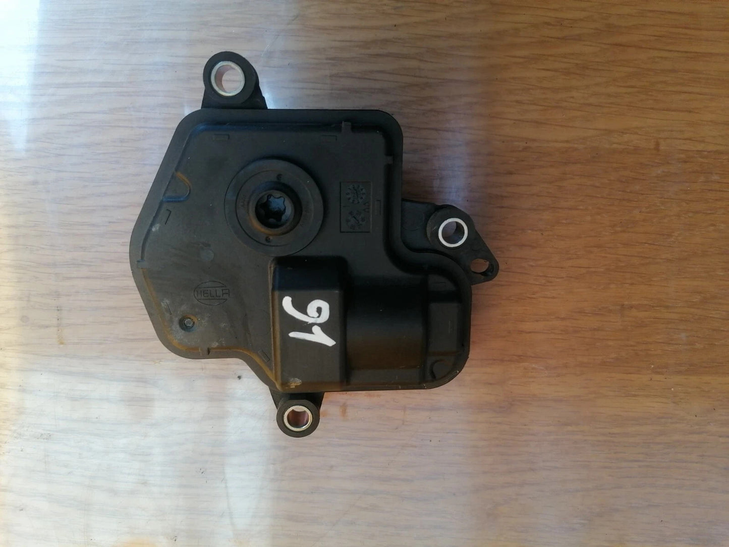 ebay-src:https://i.ebayimg.com/00/s/mtiwmfgxnjaw/z/kmuaaeswohnqdes6/$_57.jpg