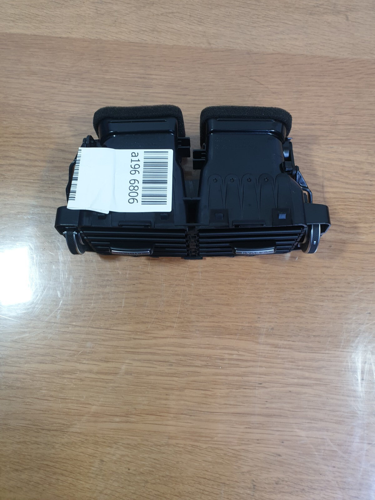 ✅JAGUAR F-PACE X761 3.0 PETROL 2017 REAR CENTRE CONSOLE AIR VENT GJ32014A22AA - Image 11