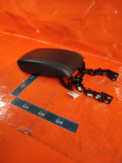 ✅FORD GALAXY ZETEC 2.0 DIESEL 2018 CENTRE CONSOLE LEATHER ARM REST EM2BR045C74 - Image 8