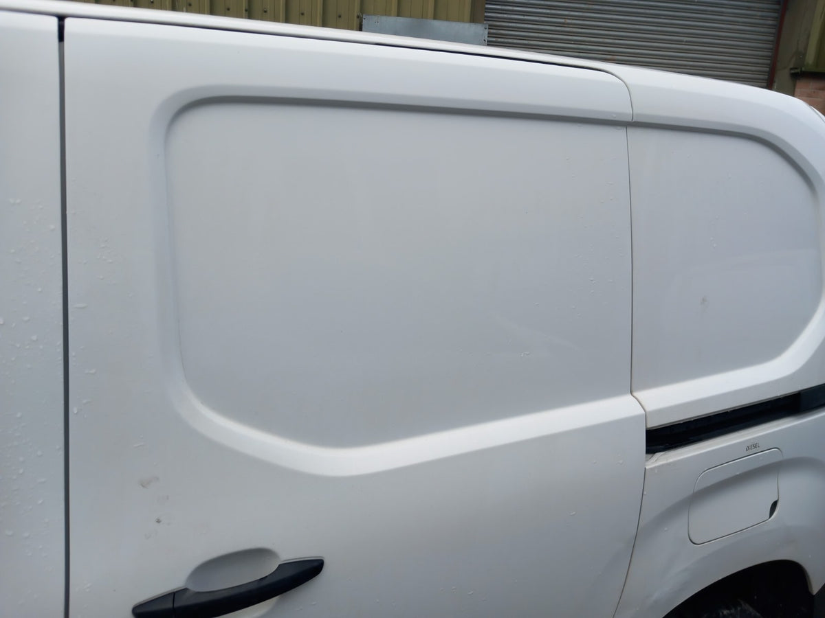 2022 Peugeot Partner K9 Left Passenger Side Sliding Door White Warranty A419 - Image 2