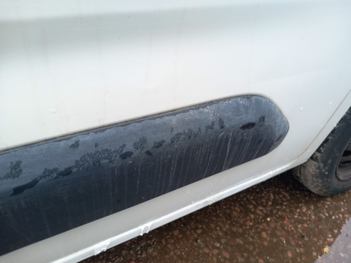 2022 Peugeot Partner K9 Left Sliding Door Lower Moulding Warranty A419 - Image 3
