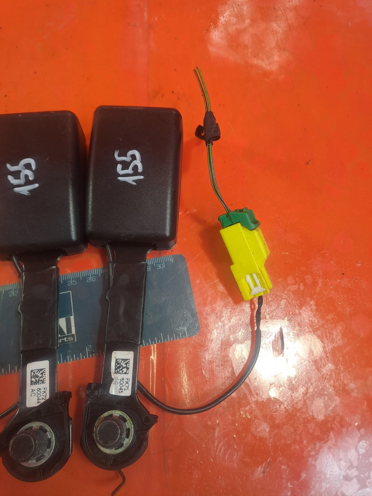✅LAND ROVER DISCOVERY SPORT 2.0 DIESEL 2016 3RD ROW SEAT BELT BUCKLES FK7260044 - Image 2