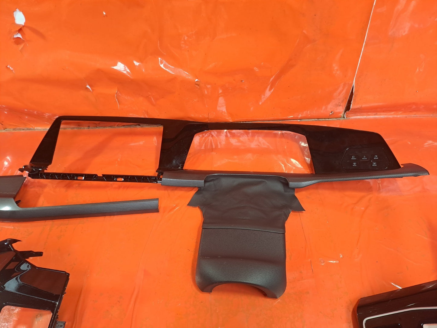 ✅VW Golf Gte 1.4 Petrol 2022 Interior Dashboard & Centre Console Trims 5NA035700 - Image 10