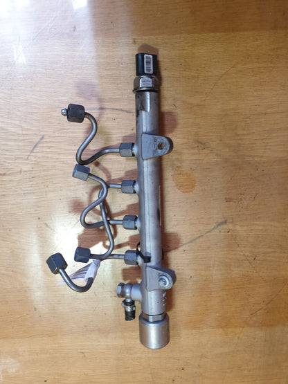 ✅2013 MERCEDES C CLASS W204 2.1CDI FUEL INJECTOR RAIL A6510700495 +WARRANTY A167 - Image 9