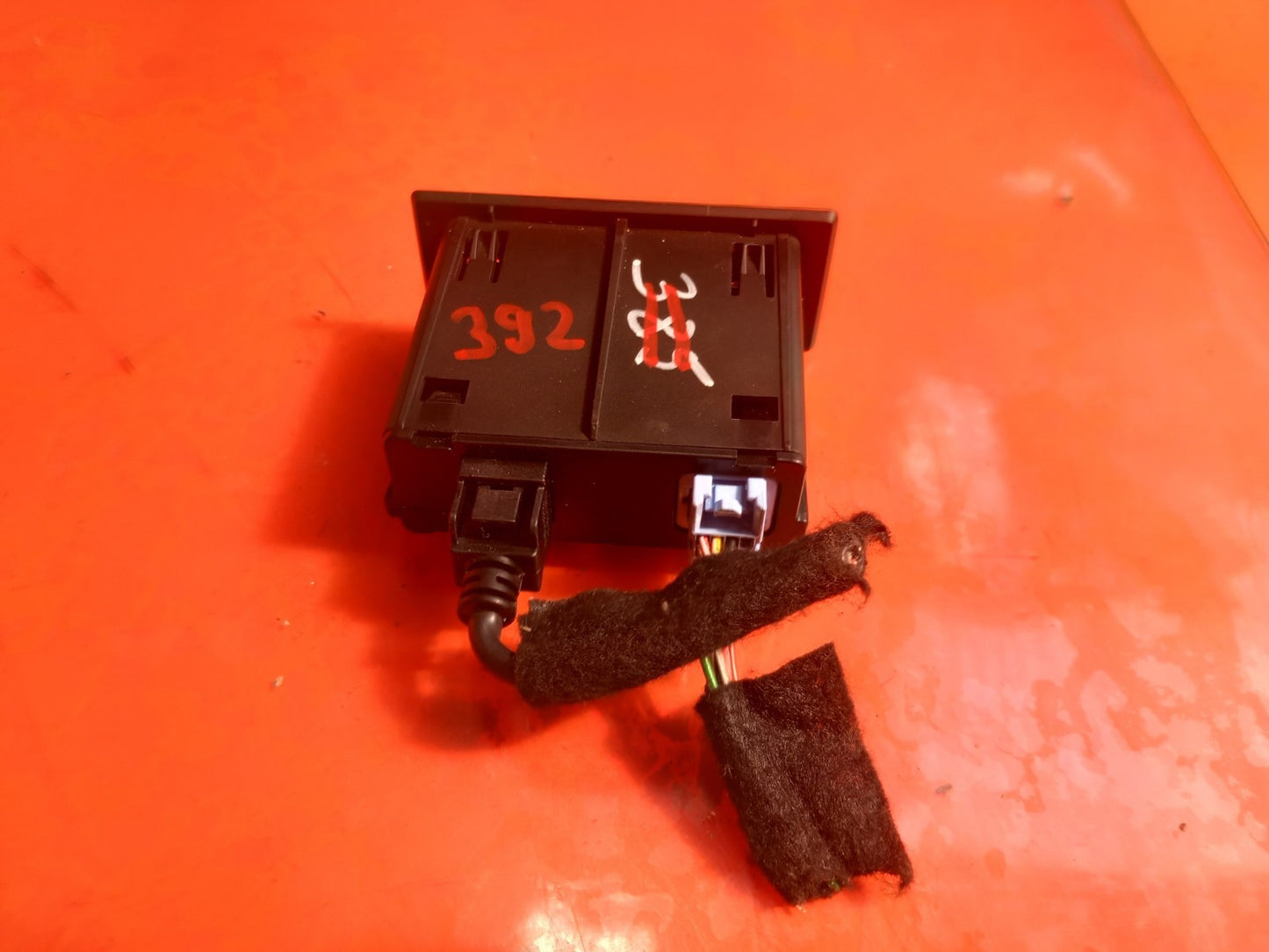 Renault Captur 1.6 Petrol 2023 USB Socket Port 284H39520R Warranty A392 - Image 11