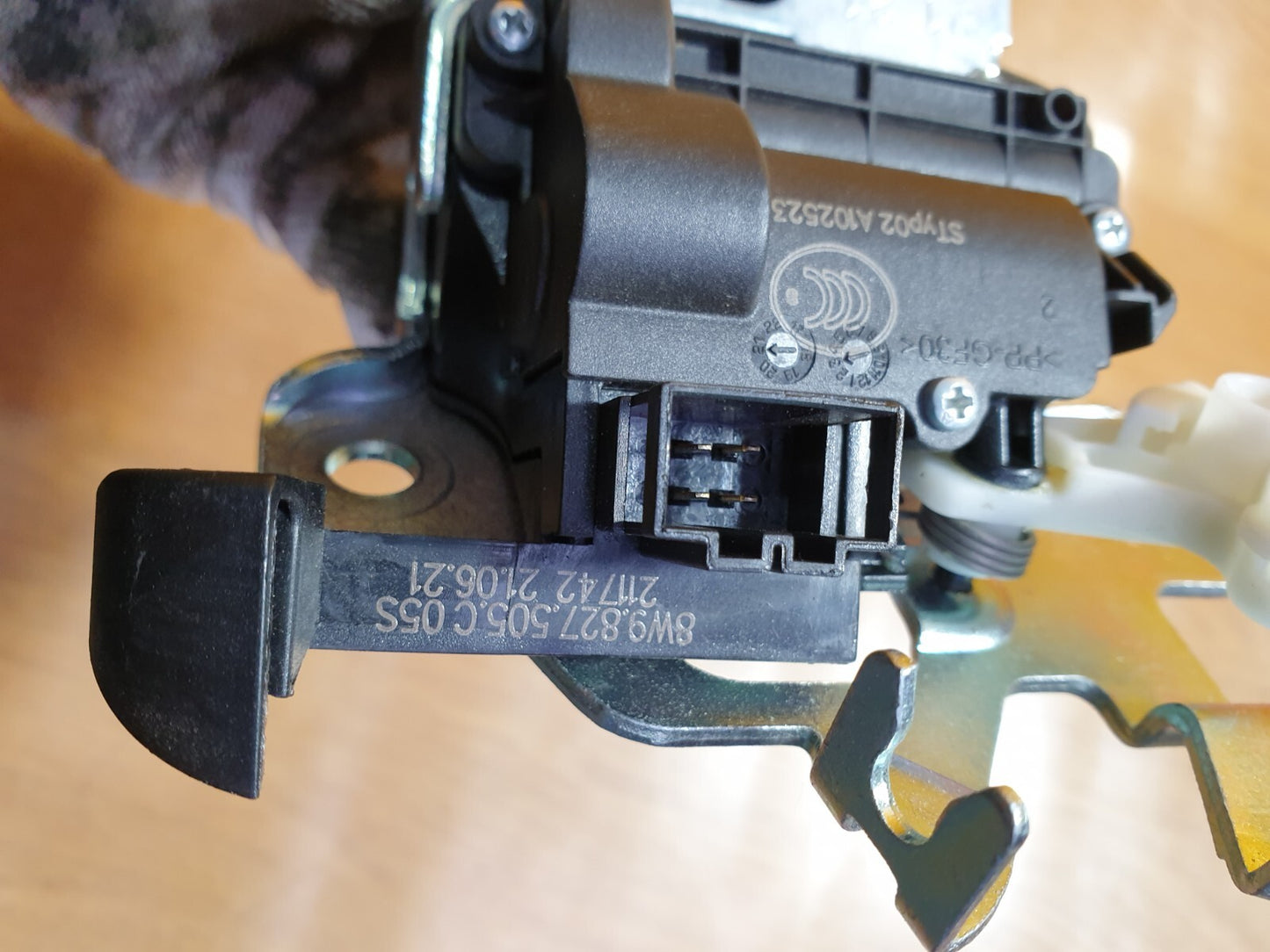 ✅AUDI A3 S LINE 1.4 PETROL 2021 TAILGATE BOOT LOCK MECHANISM 8W9827505C Warranty - Image 12