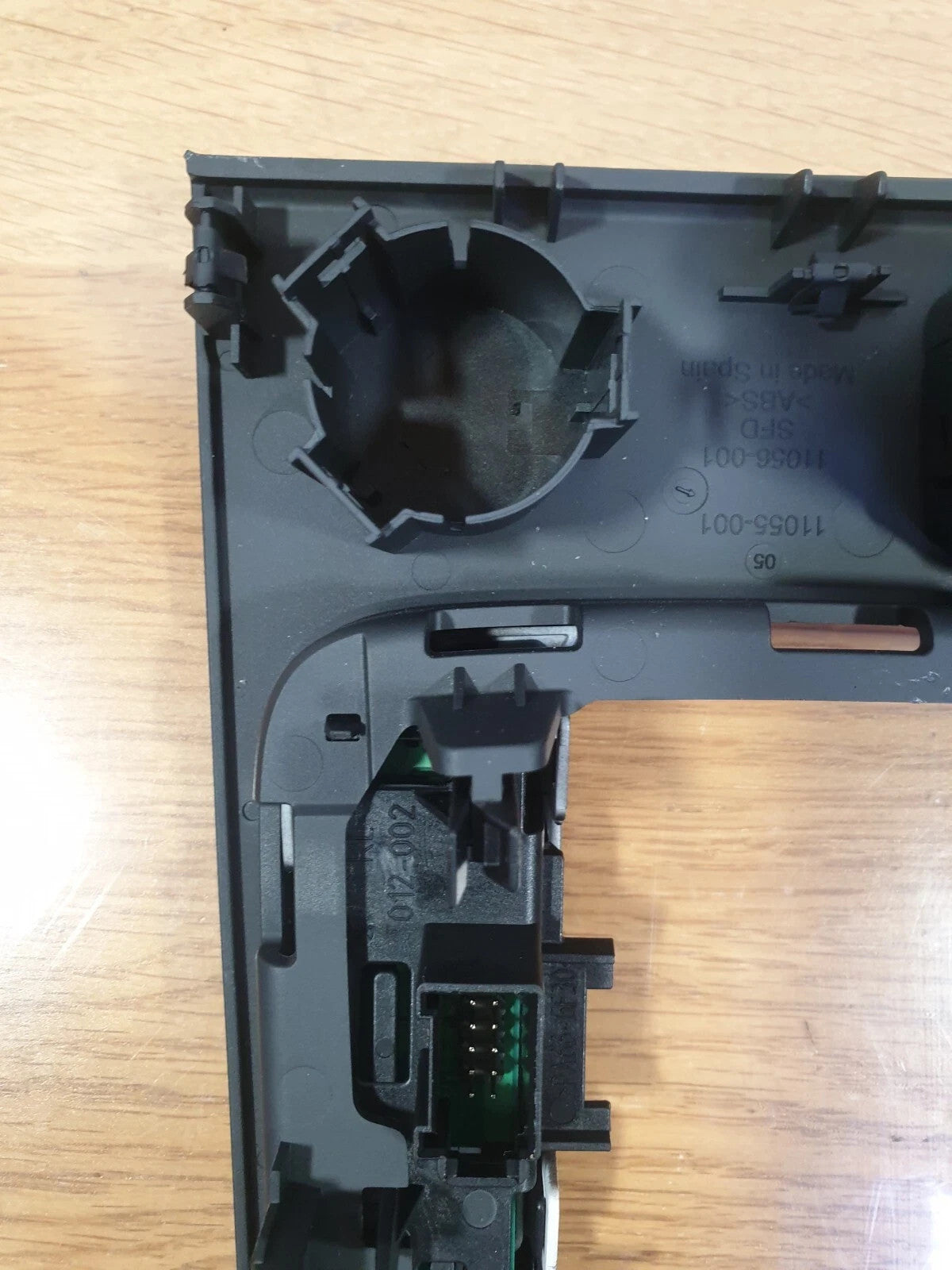 ✅Audi A1 Sport 1.0 Petrol 2020 Gear Selector Shifter Surround Trim 82C713463 - Image 10